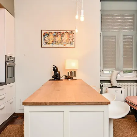 Fr25 Holidays And Workstays * Trieste